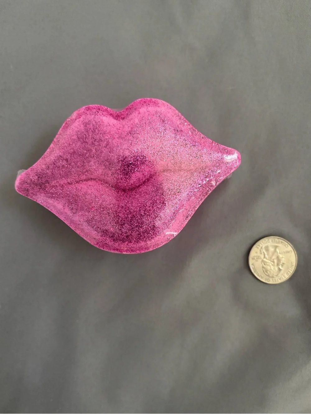 Lips bath bomb - Picture 1 of 2